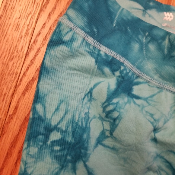 All In Motion set. Girls Size M - Picture 4 of 5